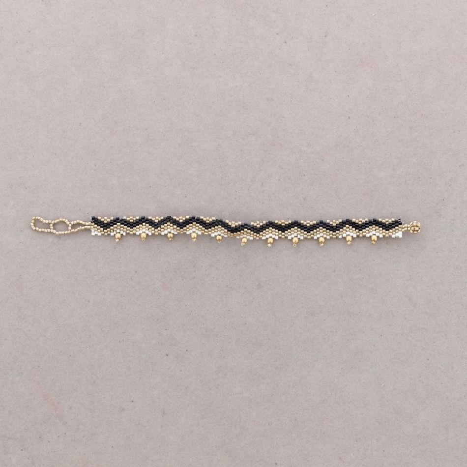 ETHNIC MACRAME BEAD BRACELET