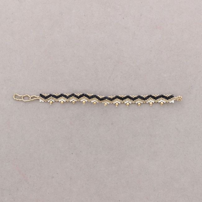 ETHNIC MACRAME BEAD BRACELET