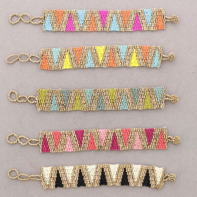 ETHNIC BEADED BRACELET