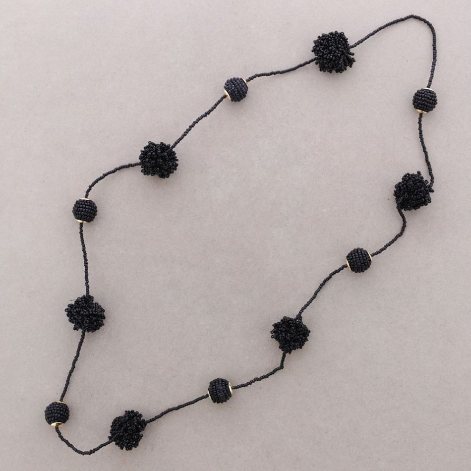 COLLAR LARGO CUENTAS BOLAS POMPONES ABALORIOS