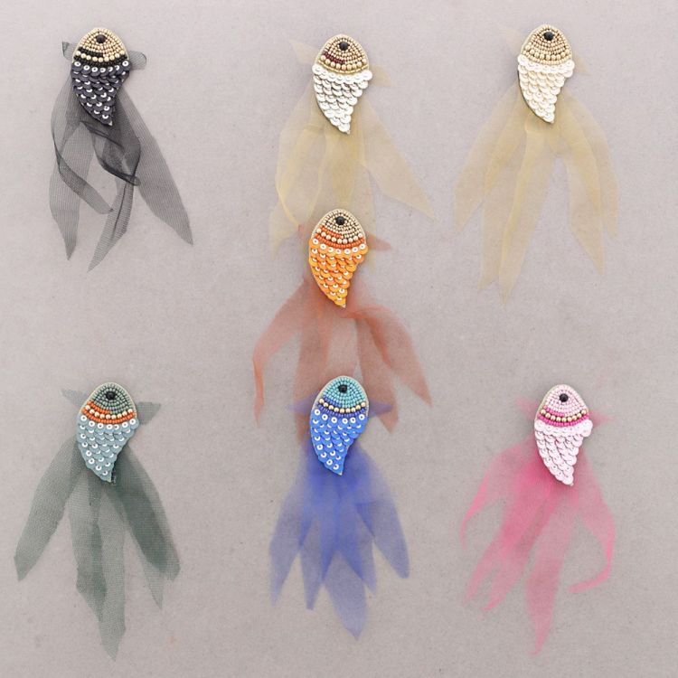 BROCHE PEZ LENTEJUELAS TELA 2