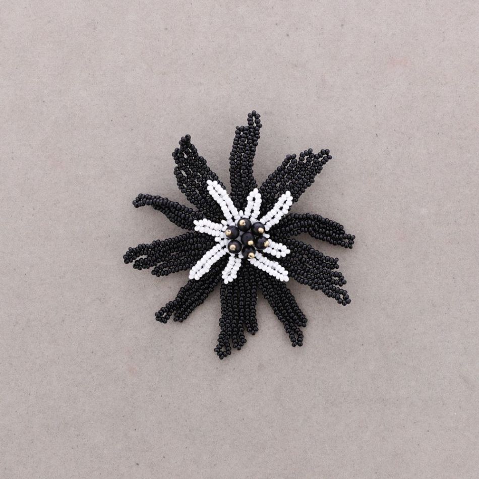 BROCHE FLOR ABALORIOS