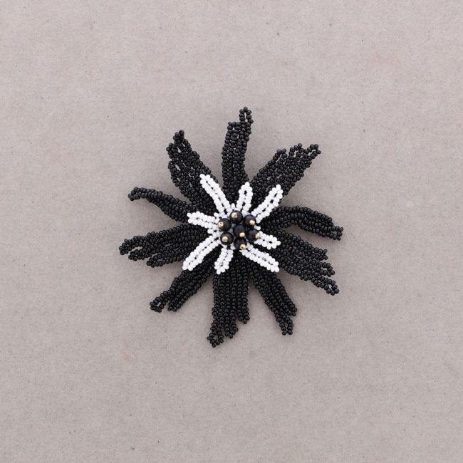 BROCHE FLOR ABALORIOS