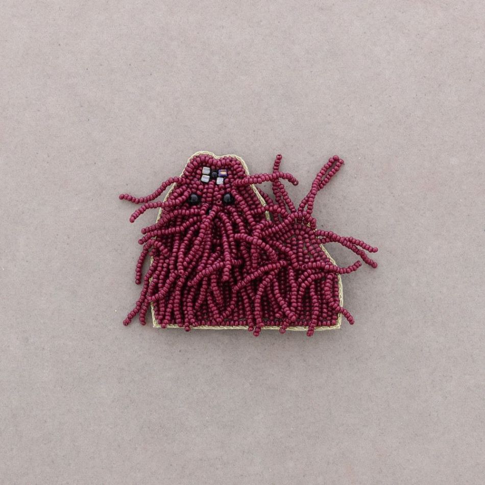 BROCHE PERRO ABALORIOS