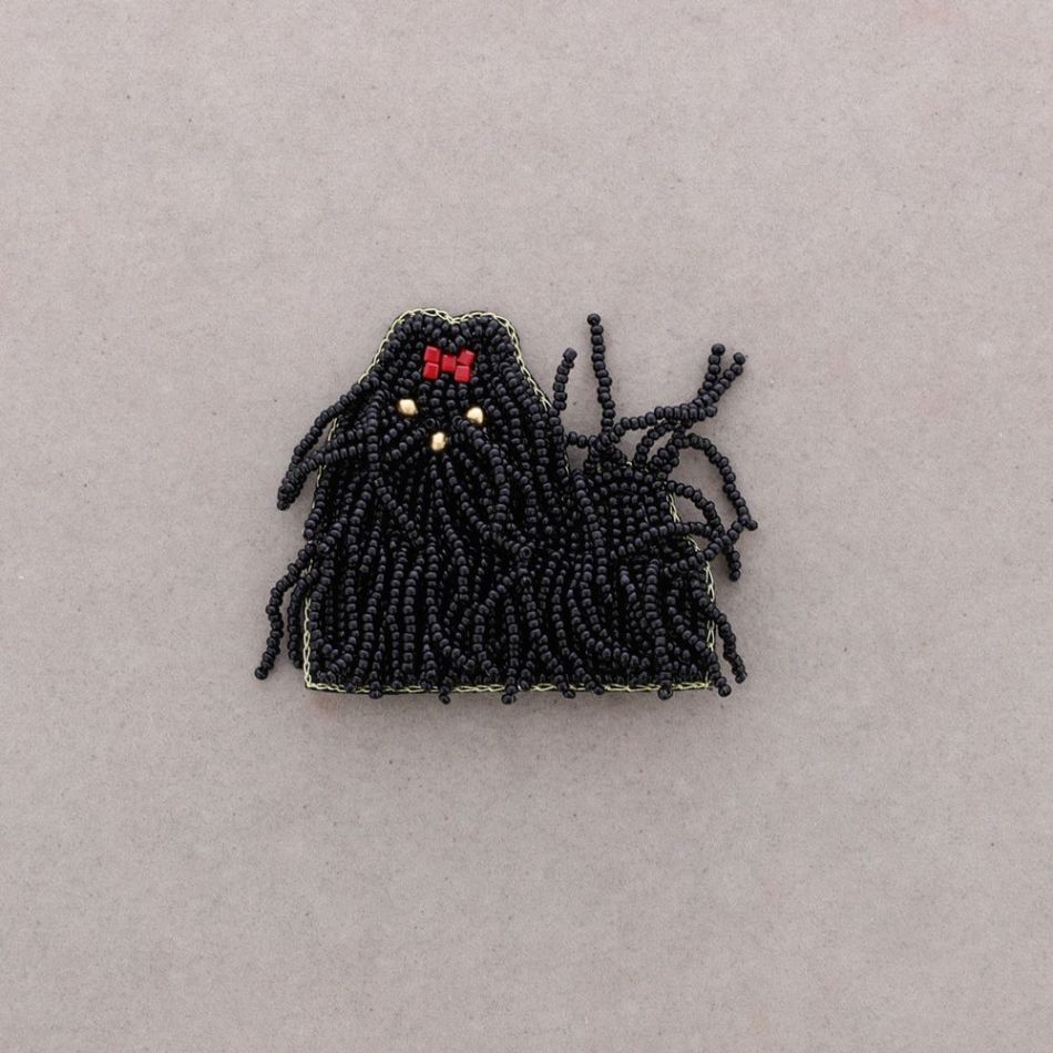 BROCHE PERRO ABALORIOS