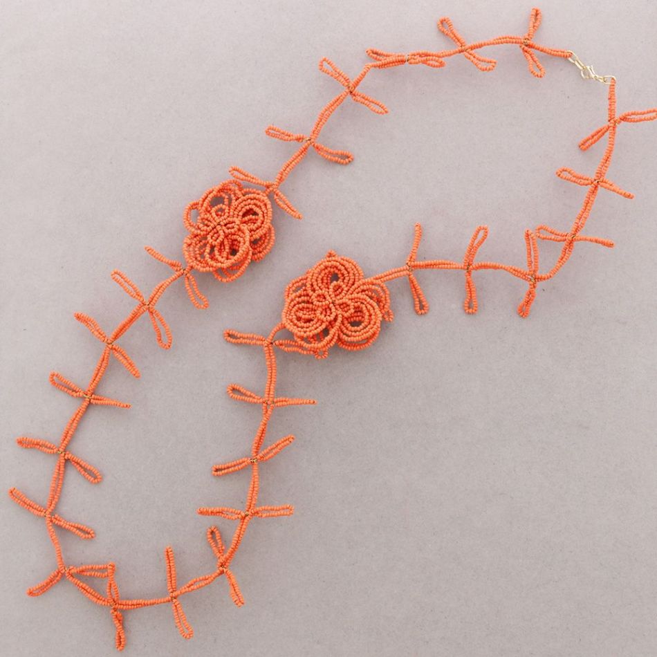 COLLAR LARGO FLORES ABALORIOS ALAMBRE