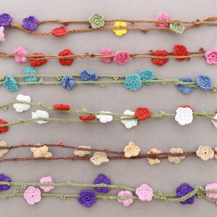 LONG MULTIFUNCTIONAL NECKLACE WITH CROCHET FLOWERS 2