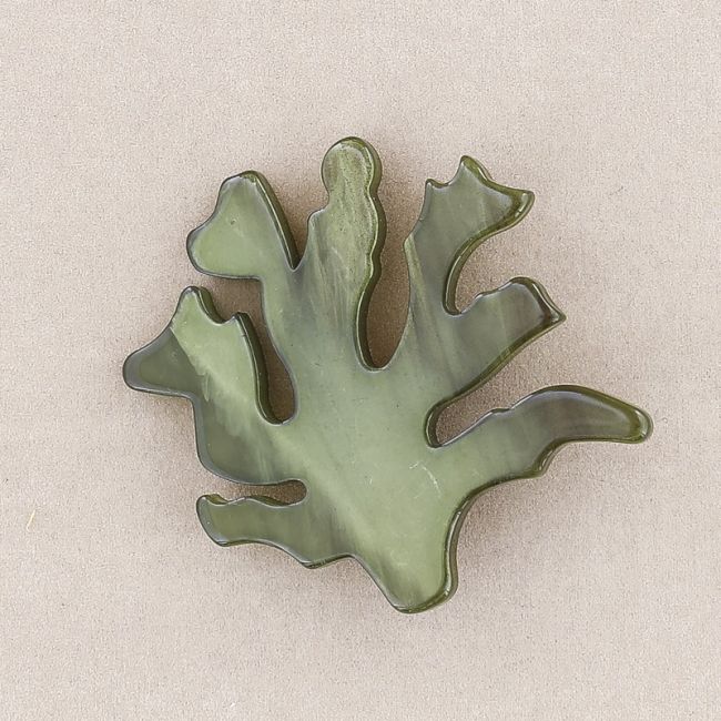 BROCHE CORAL RESINA
