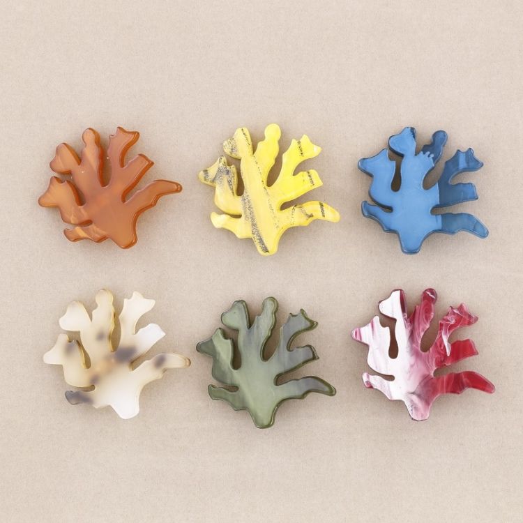 BROCHE CORAL RESINA 2