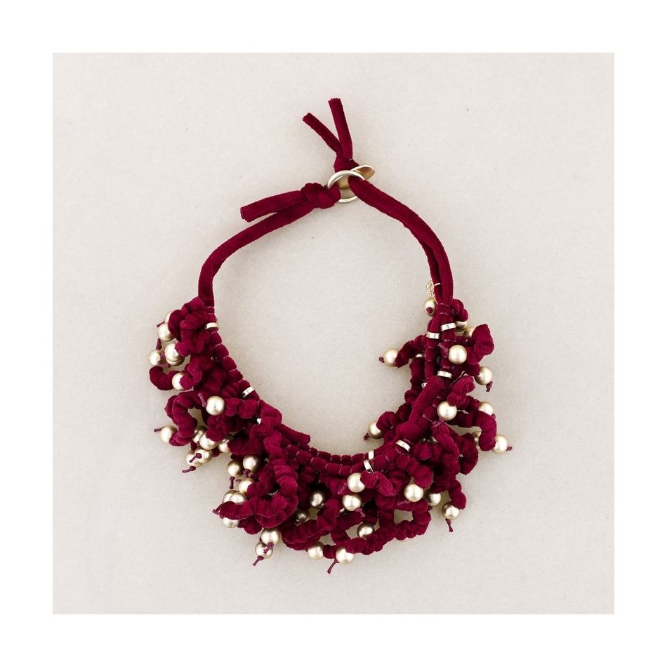 PENDANT SHORT NECKLACE VELVET STRAPS BALL