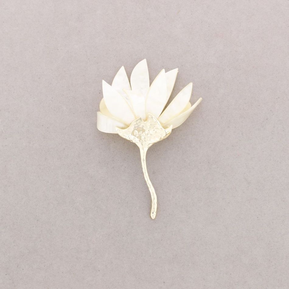 BROCHE FLOR METAL RESINA