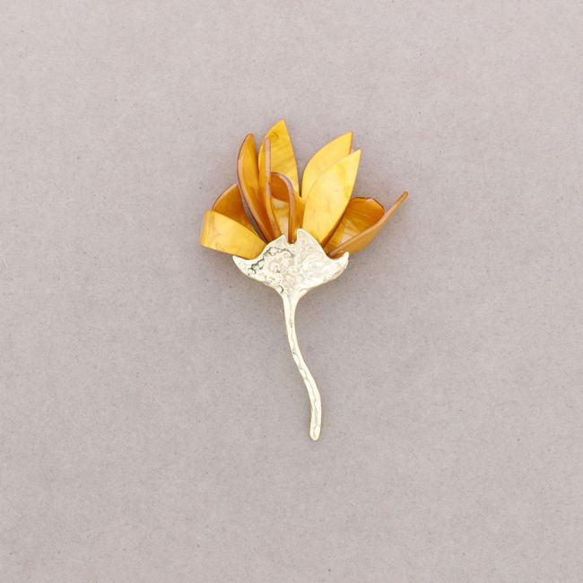 RESIN METAL FLOWER BROOCH