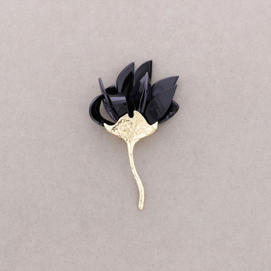 RESIN METAL FLOWER BROOCH