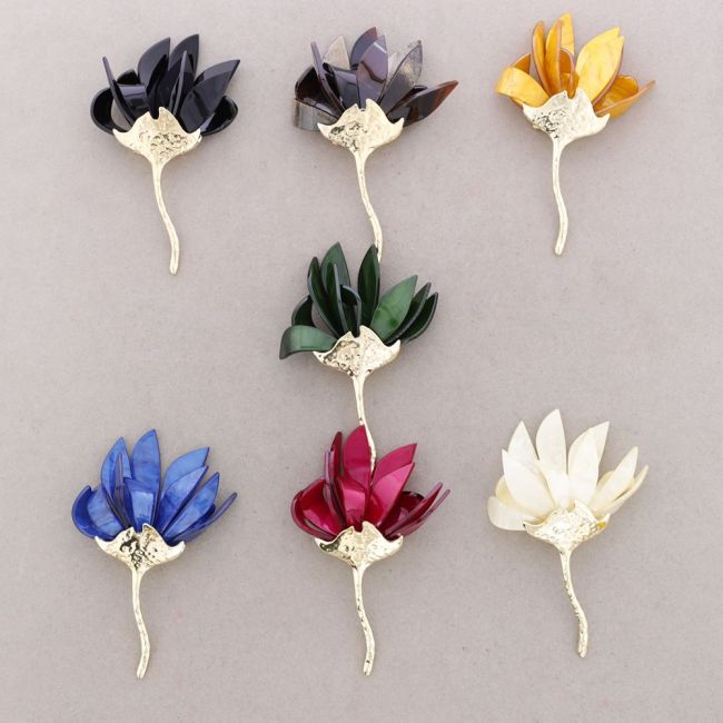 BROCHE FLOR METAL RESINA