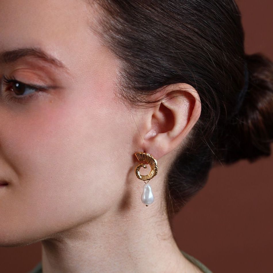 PENDIENTES ACERO CARACOLA COLGANTE IMITACIÓN PERLA