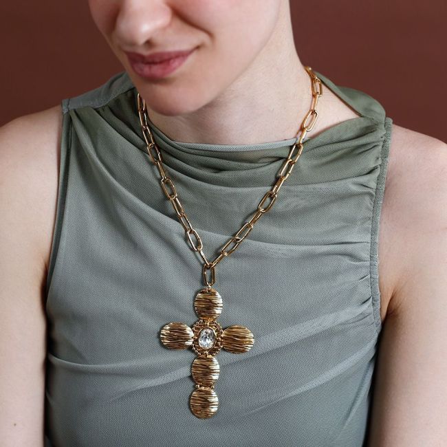 STEEL CHOKER WITH LINK AND CRYSTAL CROSS PENDANT