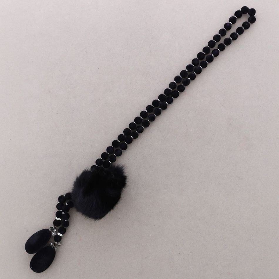 COLLAR LARGO COLG. POMPOM