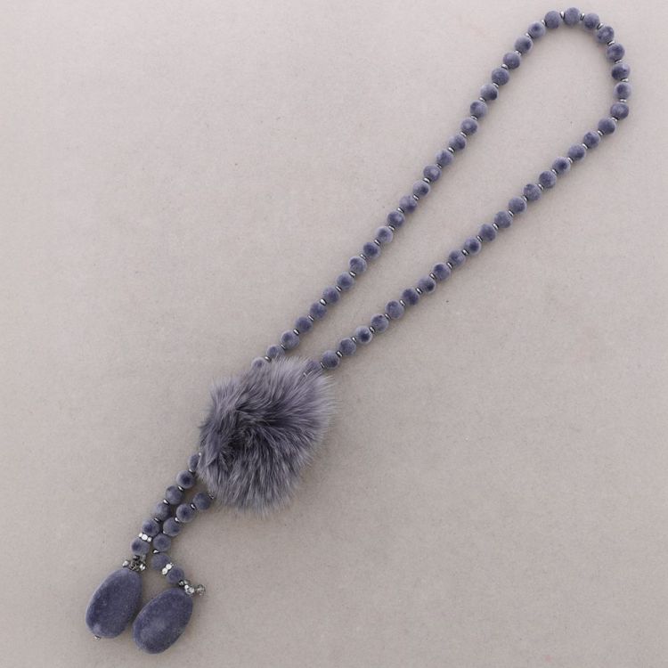COLLAR LARGO COLG. POMPOM 2