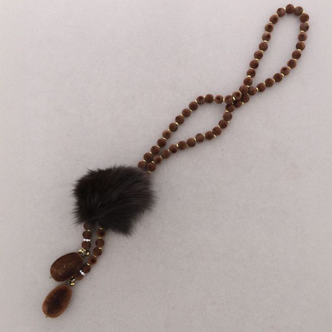 COLLAR LARGO COLG. POMPOM