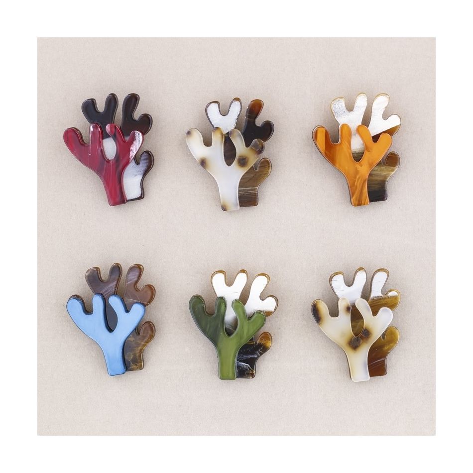 DOUBLE CORAL RESIN BROOCH