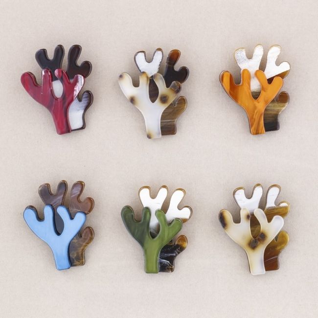 DOUBLE CORAL RESIN BROOCH