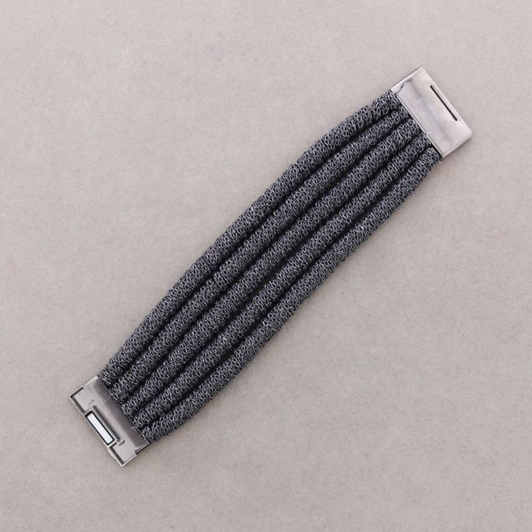 4-STRAP BRACELET WITH MAGNETIC CLASP