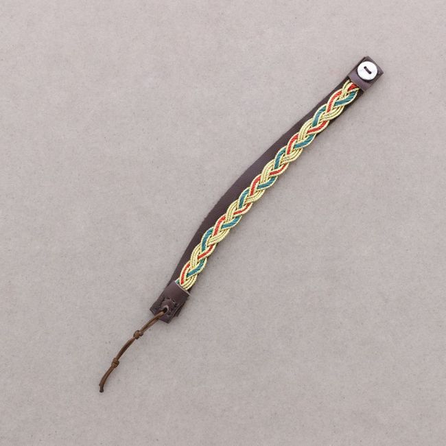 BRAIDED BRACELET WITH LEATHER CLASP