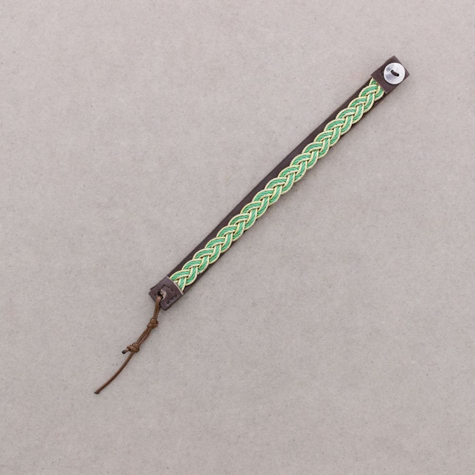 BRAIDED BRACELET WITH LEATHER CLASP