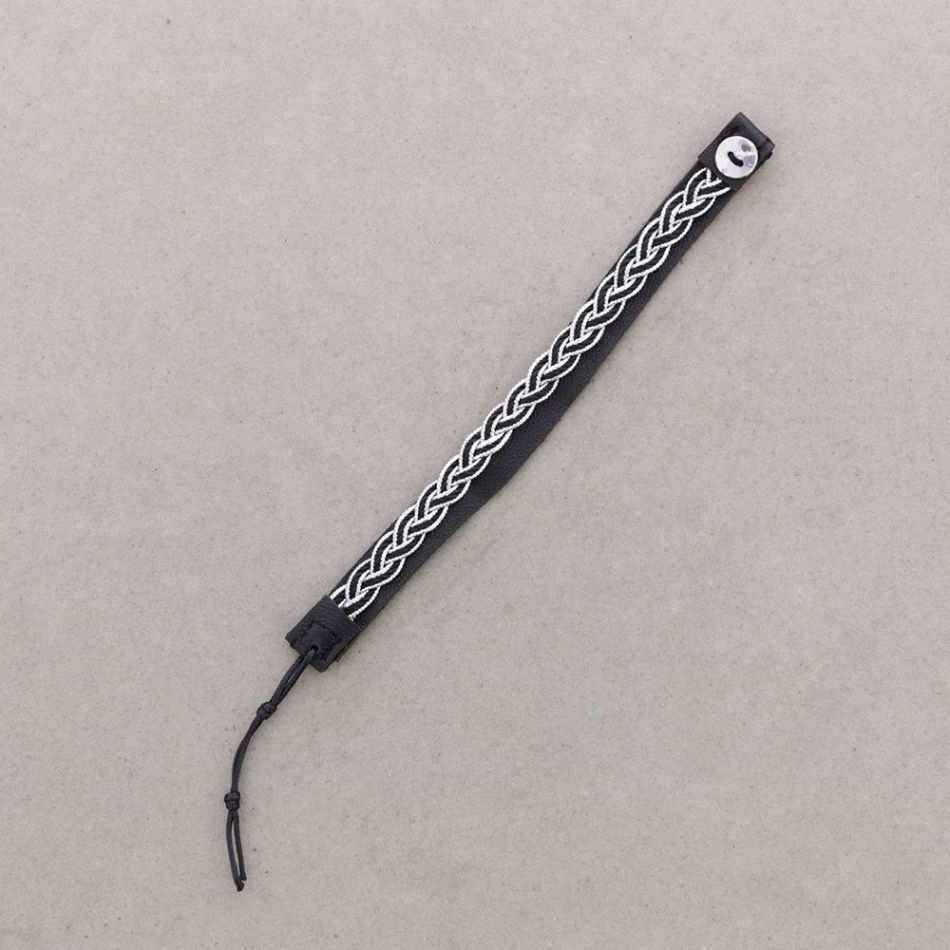 PULSERA TRENZADA CIERRE CUERO
