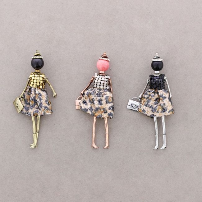 METAL DOLL BROOCH