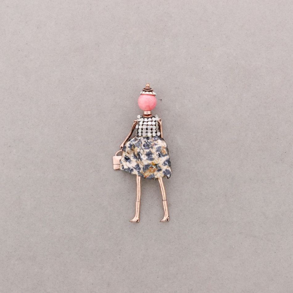 METAL DOLL BROOCH