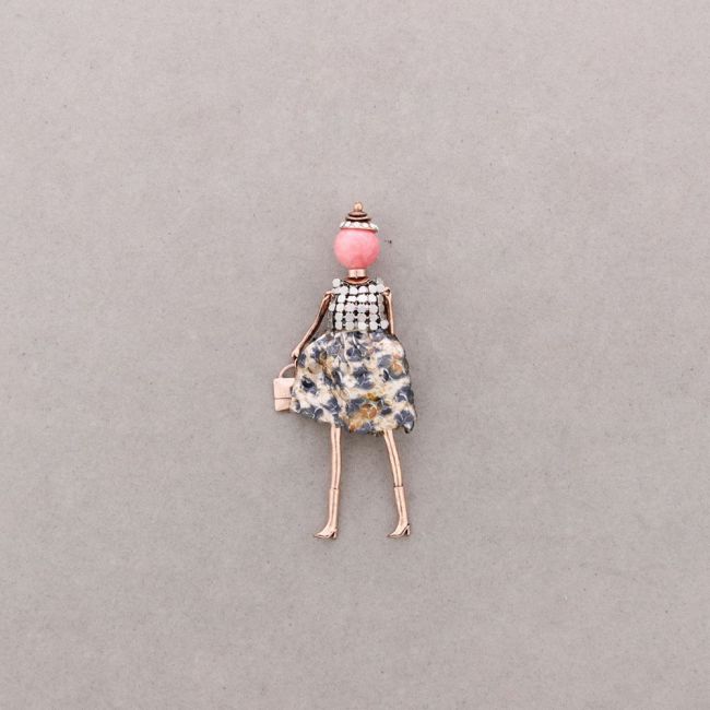 METAL DOLL BROOCH