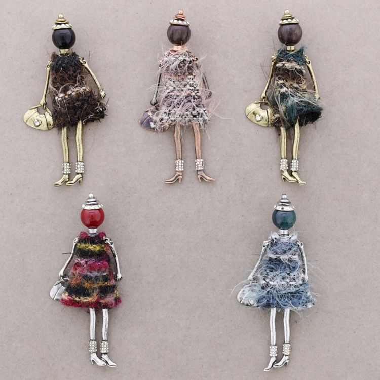 METAL DOLL BROOCH 2