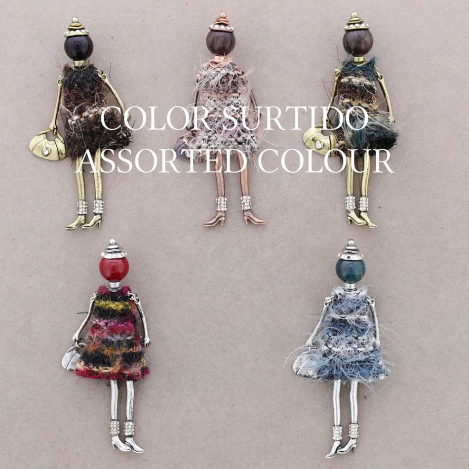 METAL DOLL BROOCH