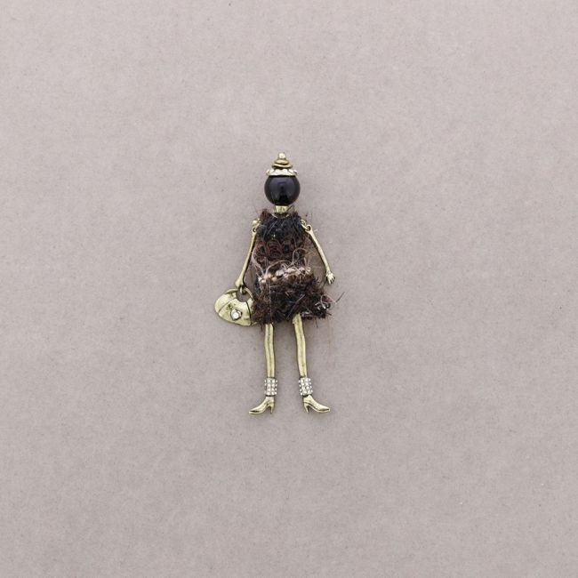 METAL DOLL BROOCH