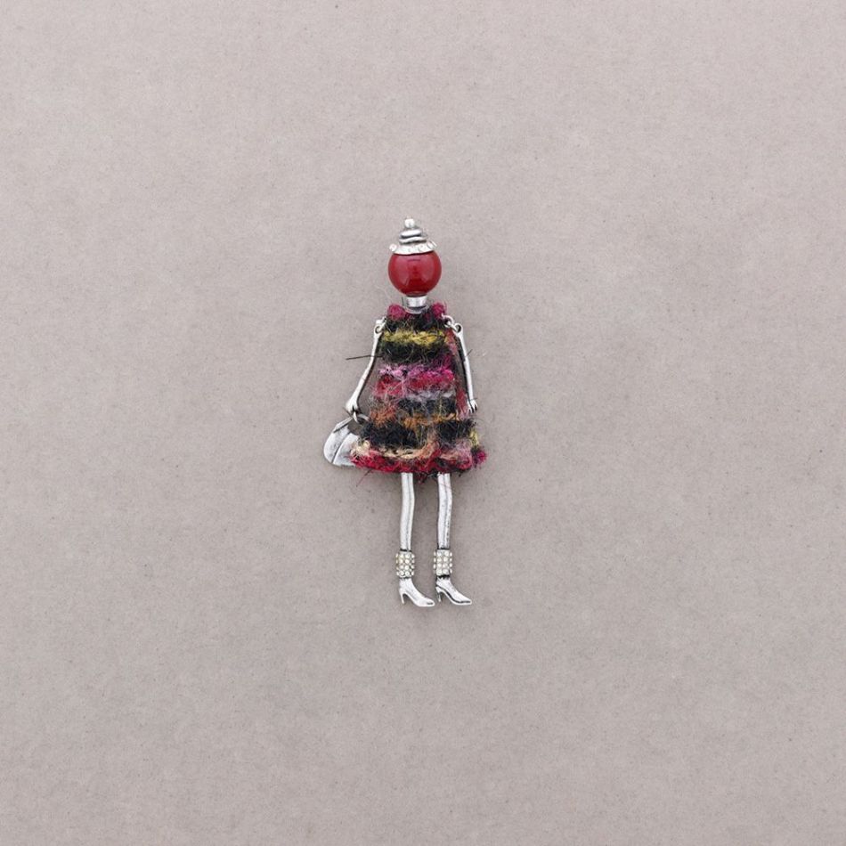 BROCHE METAL MUÑECA