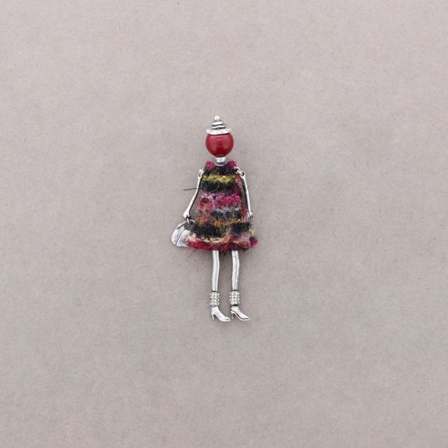 METAL DOLL BROOCH