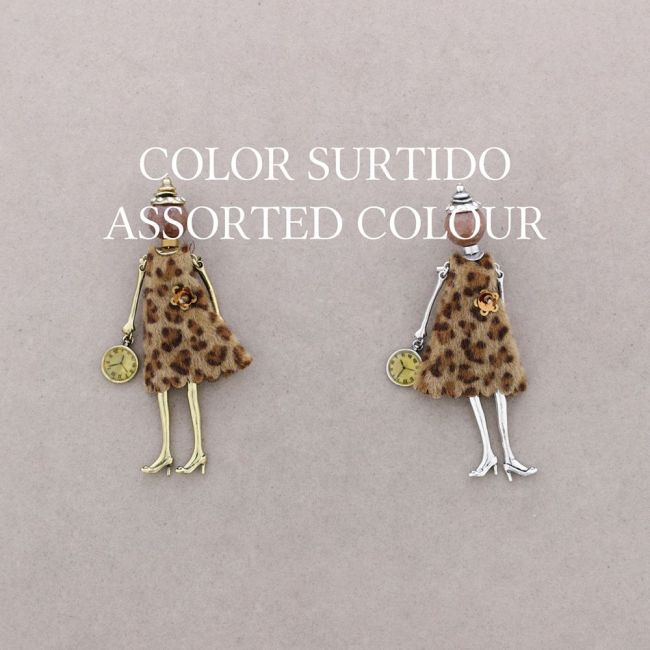 METAL DOLL BROOCH