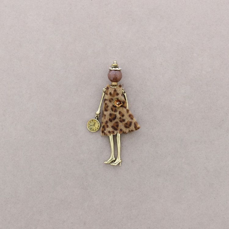 BROCHE METAL MUÑECA 2