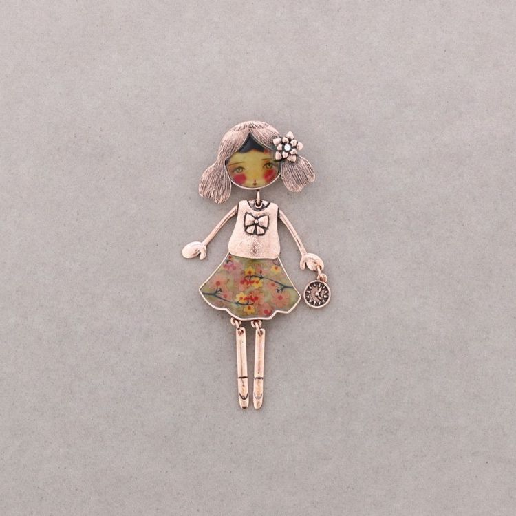 DOLCE BAMBOLINA BROOCH 2