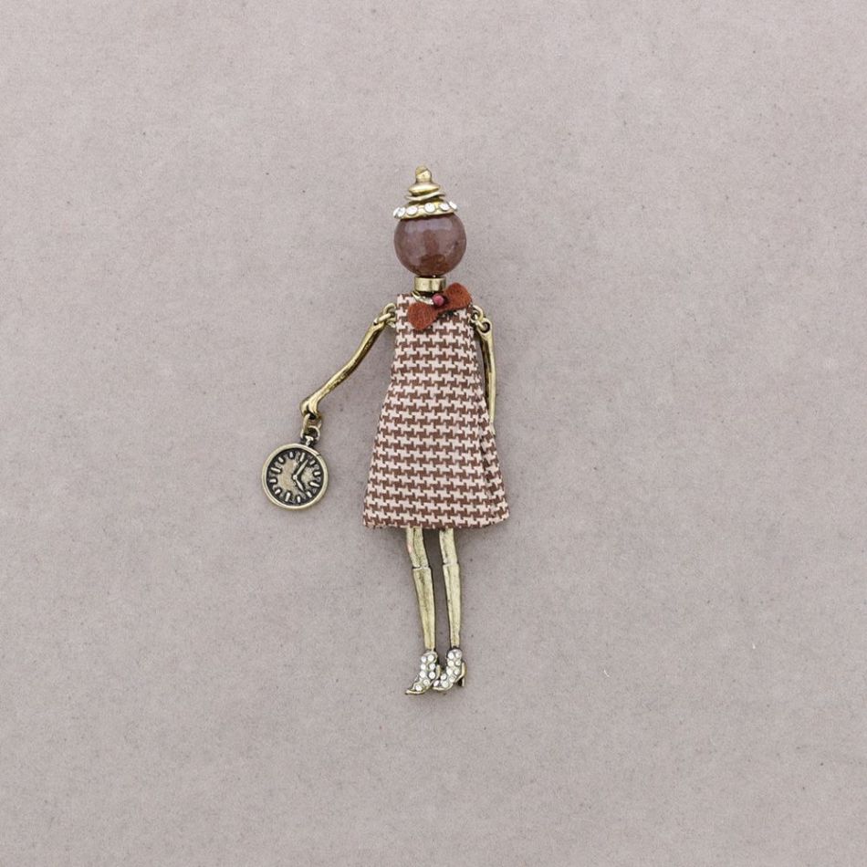 METAL DOLL BROOCH