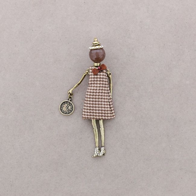 METAL DOLL BROOCH