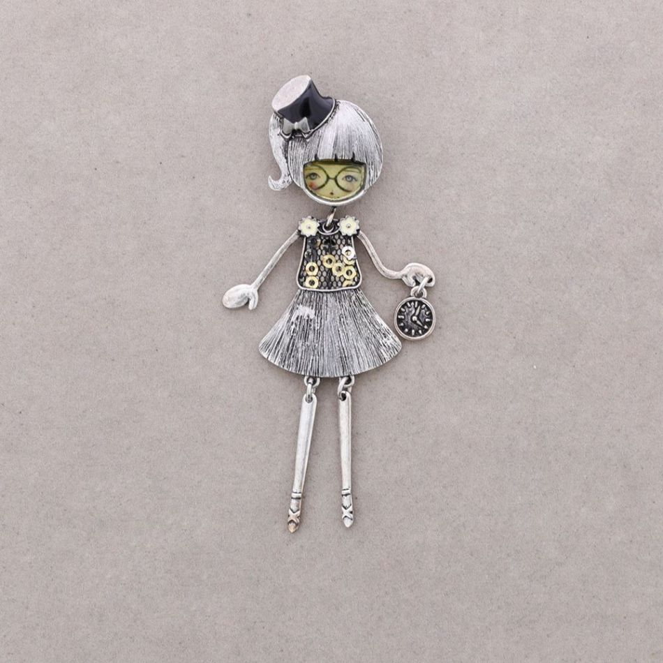 DOLCE BAMBOLINA BROOCH