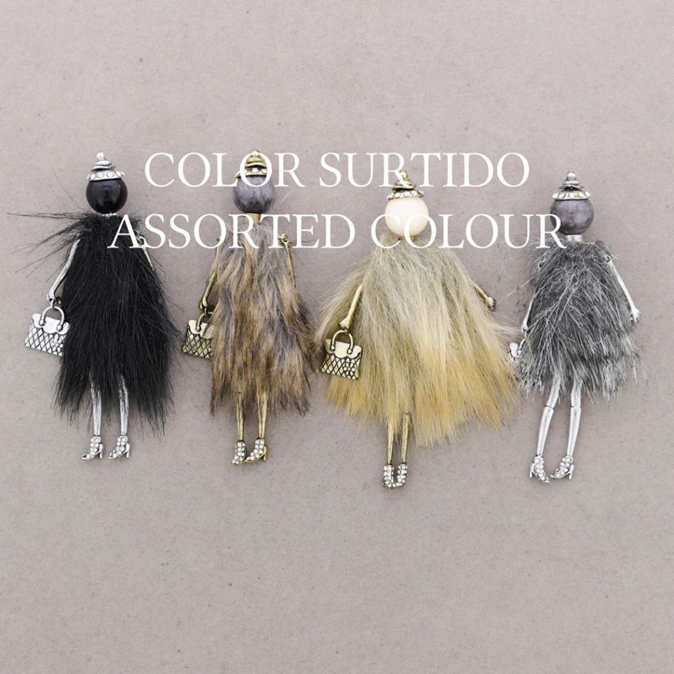 METAL DOLL BROOCH