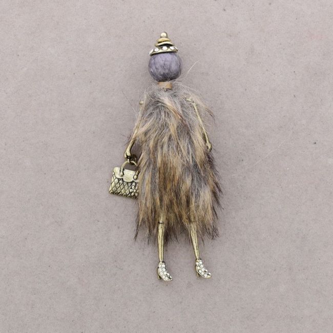 METAL DOLL BROOCH