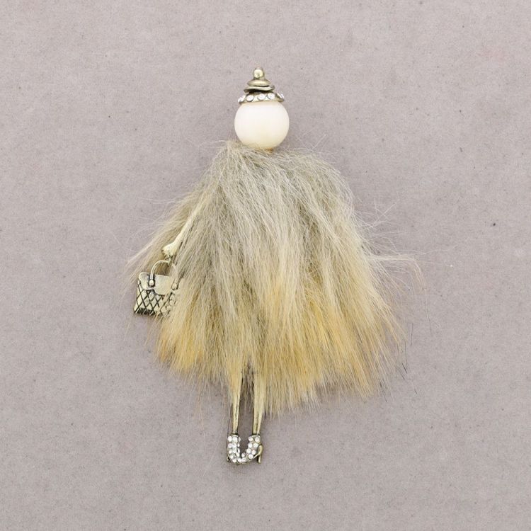 METAL DOLL BROOCH 2