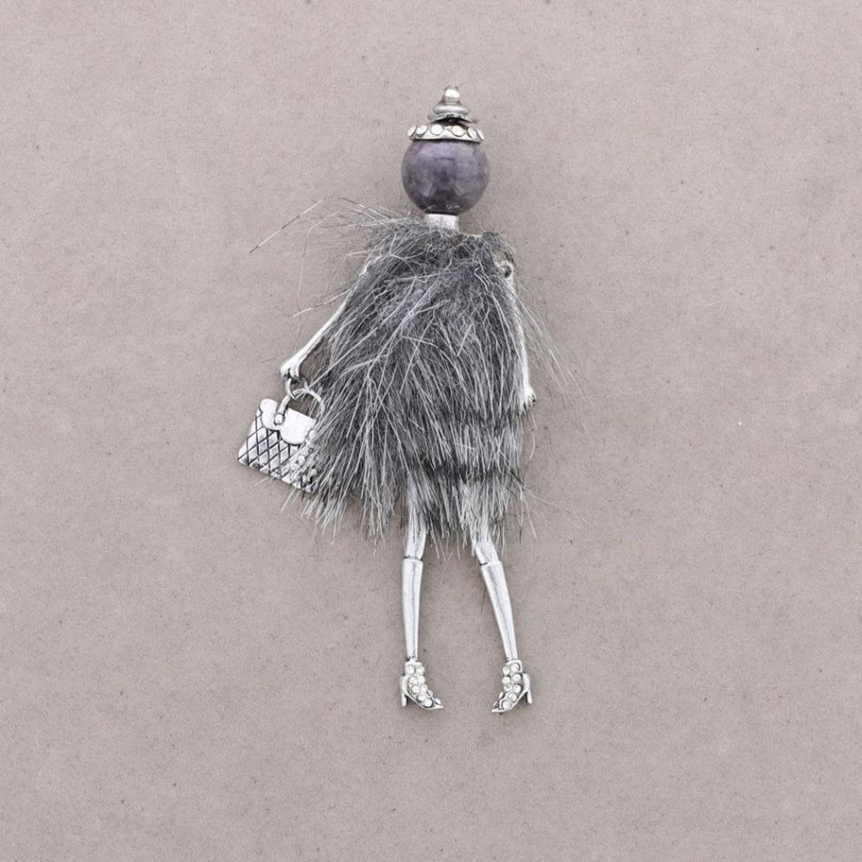 BROCHE METAL MUÑECA