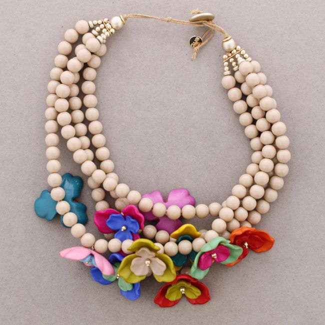 GARGANTILLA CUATRO CUENTAS COLGANTE FLOR RESINA