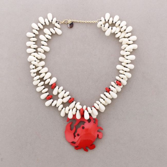 DOUBLE BEAD CHOKER WITH RESIN CRAB PENDANT
