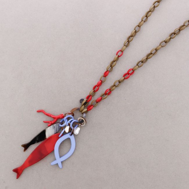 LONG NECKLACE WITH RESIN FISH PENDANTS